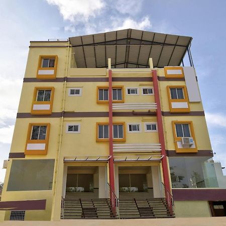 Hôtel Oyo 39837 Sri Anjaneya Residency à Shimoga Extérieur photo