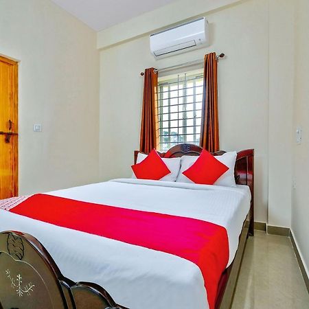 Hôtel Oyo 39837 Sri Anjaneya Residency à Shimoga Extérieur photo