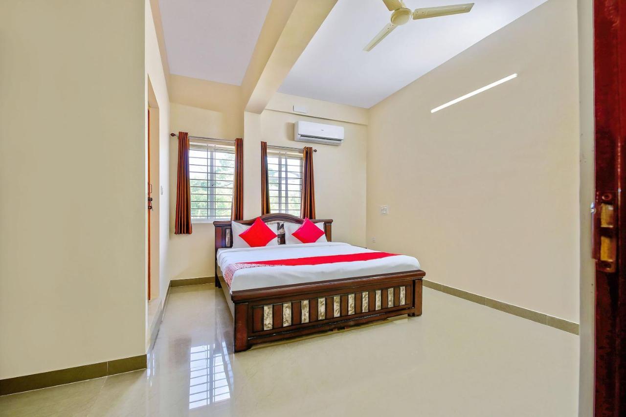 Hôtel Oyo 39837 Sri Anjaneya Residency à Shimoga Extérieur photo